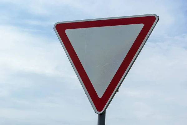 Road Sign Sky White Triangle Red Border Signal Give Way — Zdjęcie stockowe