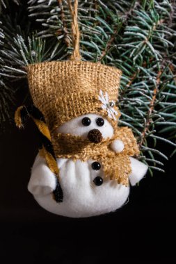 El yapımı yumuşak oyuncaklar, Noel ağacı süslemeleri, Noel hediyeleri, Sevgililer Günü hediyeleri, aşk hikayesi, iplik oyuncakları..