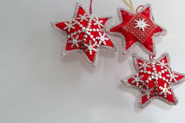 El yapımı yumuşak oyuncaklar, Noel ağacı süslemeleri, Noel hediyeleri, Sevgililer Günü hediyeleri, aşk hikayesi, iplik oyuncakları..