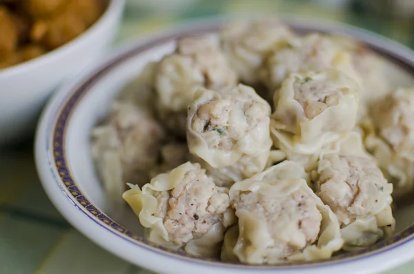 Kinesisk ångad dumpling, dim sum — Stockfoto