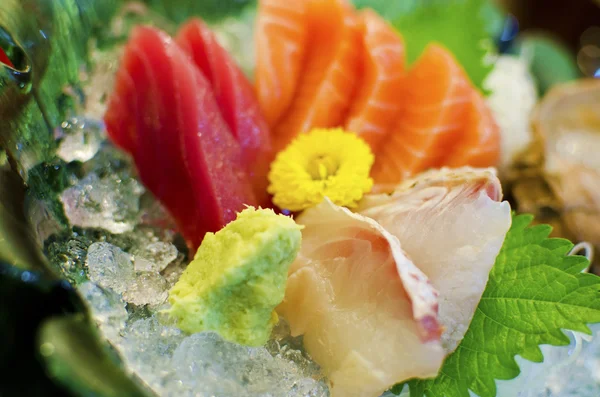 Sashimi conjunto de salmão, atum, comida japonesa — Fotografia de Stock