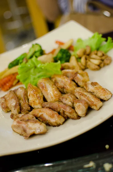 야채와 함께 구운된 돼지고기 아시아 스타일 스테이크 — 스톡 사진