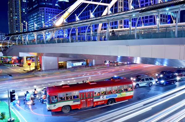 Sky bridge connection to Bangkok Rapid Transit Station, Bangkok, — Stock Photo, Image