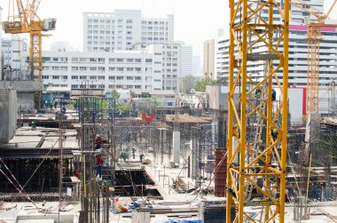 Vinçli inşaat alanı