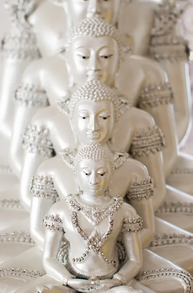 Krásná bílá socha Buddhy — Stock fotografie