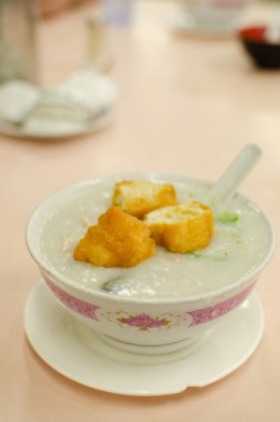 domuz eti pirinç çorbası çorba, yemek için derin kızarmış ekmekler