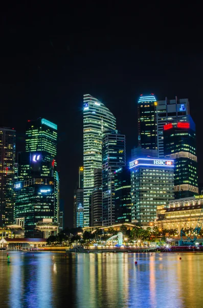 Singapur městské panorama pohled obchodní čtvrti v noci ti — Stock fotografie