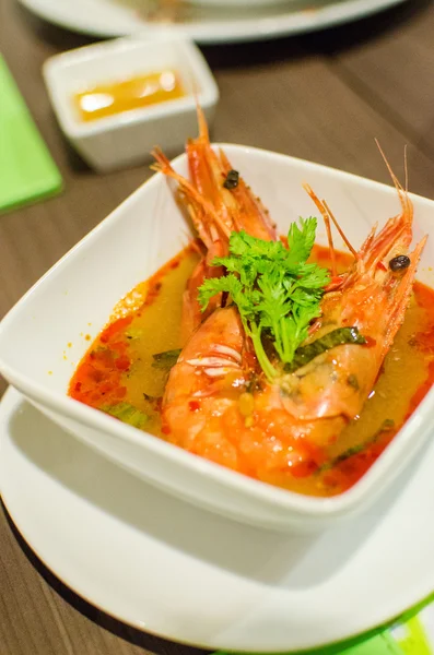 Hot and Spicy shrimp soup , also know as Tom yum koong — Stock Photo, Image