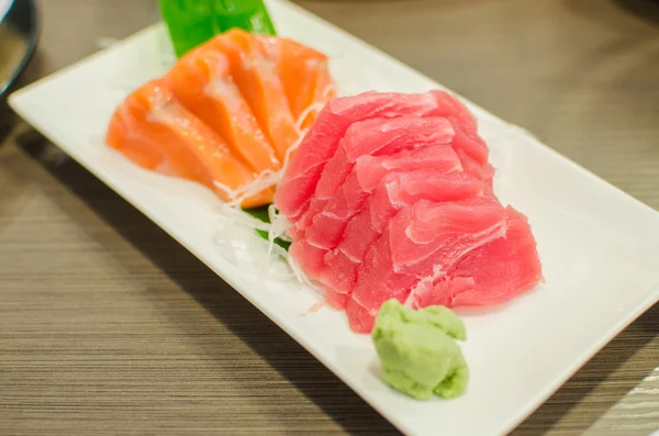 Sashimi friss lazac és a tonhal nyers hal csoportja — Stock Fotó