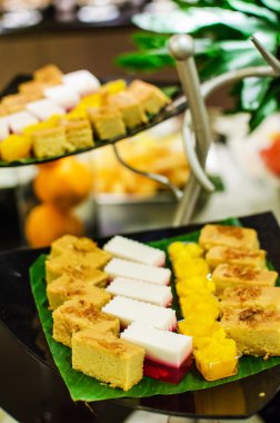 kekler ve tatlılar için parti ayarla