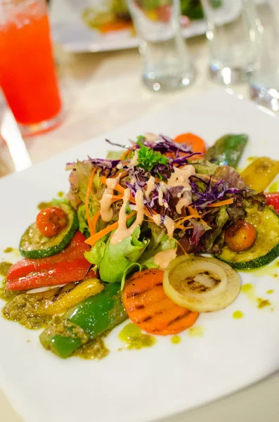 Grilled vegetables salad with parsley sauce — Stock Photo, Image