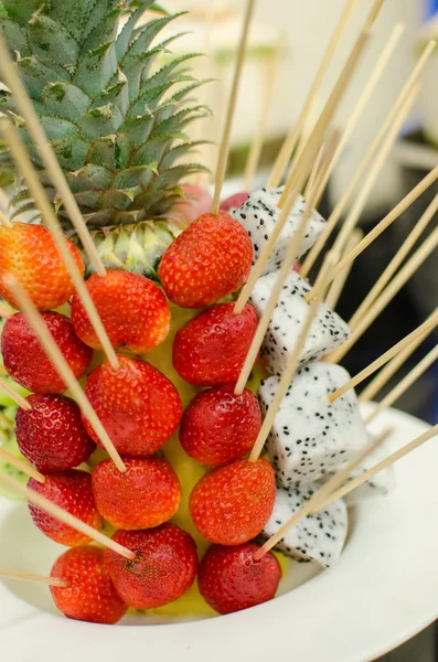 Fresh fruit with chocolate fondue — Stock Photo, Image