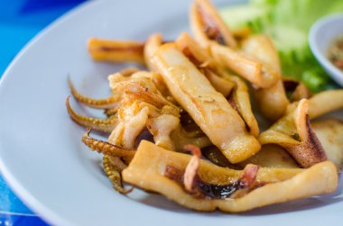 derin kızarmış kalamar