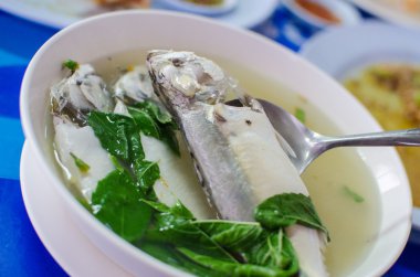 sıcak ve baharatlı Tayland uskumru sebze çorbası stil.