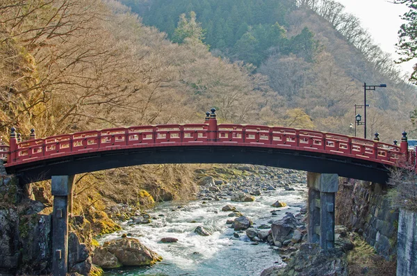 Puente sagrado rojo en Nikko Patrimonio de la Humanidad — Foto de Stock