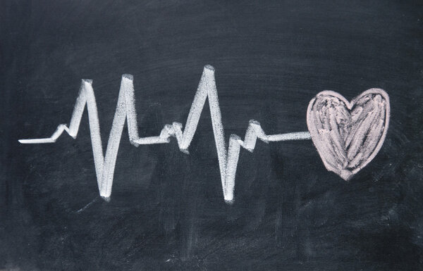 Сердцебиение знак и любовь рисунок сердца
