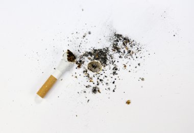 Sigara popo ve beyaz arka plan