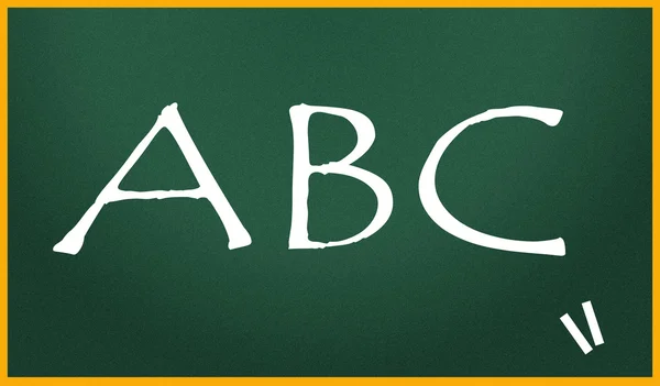 ABC назву написано з крейдою на дошці — стокове фото