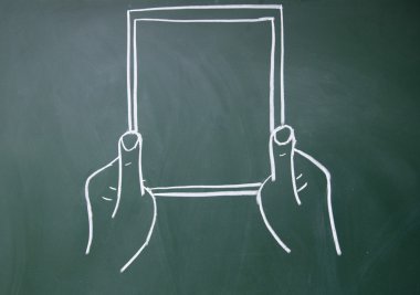 soyut elinde tutan bir tablet bilgisayar simgesi
