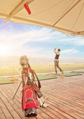 Çin Gençlik pratik golf