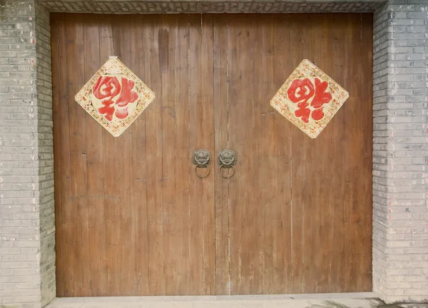 Дверь китайского дома — стоковое фото
