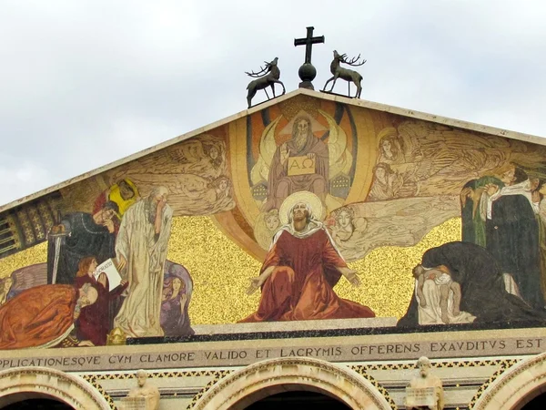 Jerusalem kyrka av alla nationer centrala delen av gaveln 2012 — Stockfoto