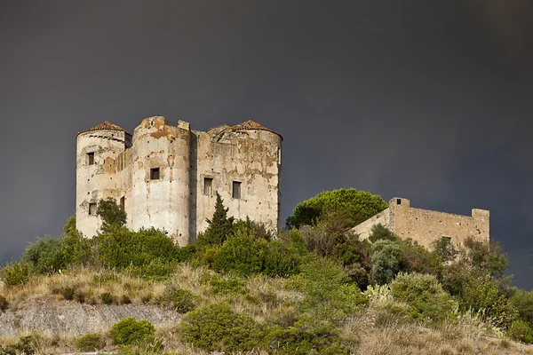 Fiuzzi 普拉亚马尔意大利的战斗堡垒 — 图库照片