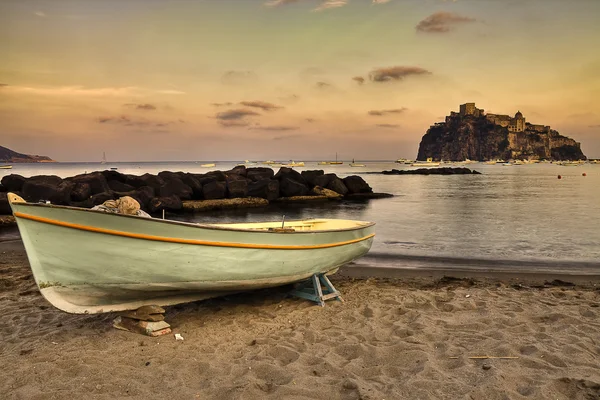 Aragonese castle (Ischia island Italy) view from beach old priso — Stock Photo, Image