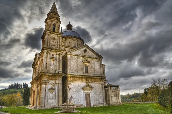 Монтепульчано (Тоскана, Италия): Церковь Святого Блаженного — стоковое фото