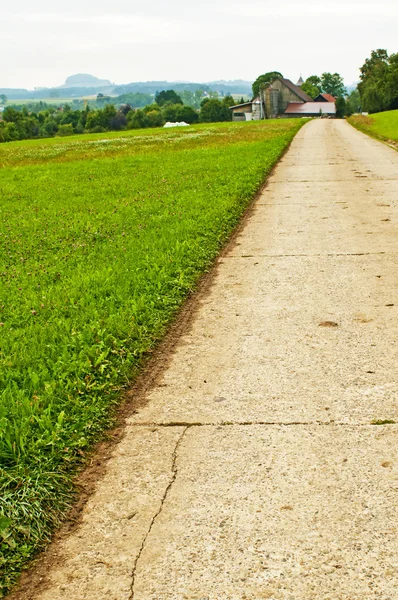 Way to old farmhouse — Stock Photo, Image