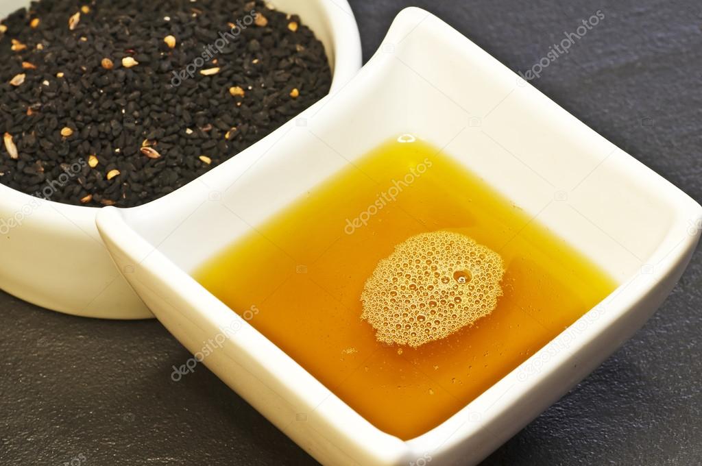 Black cumin seeds and black cumin oil