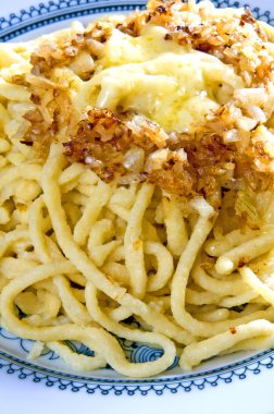 Alman allgaeu, peynirli erişte