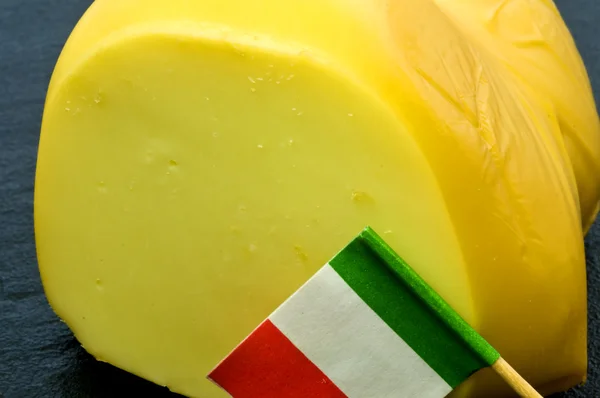 Italienischer Scarmoza-Käse — Stockfoto