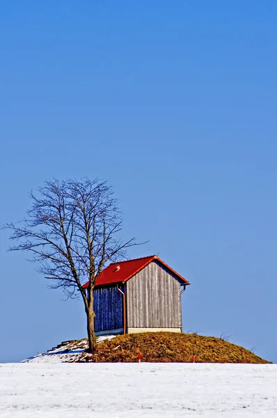 Hütte im Schnee — Stockfoto