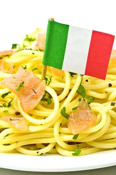 Spaghetti mit Lachs — Stockfoto