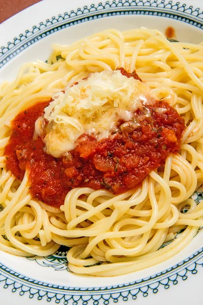 Domates soslu spagetti. — Stok fotoğraf