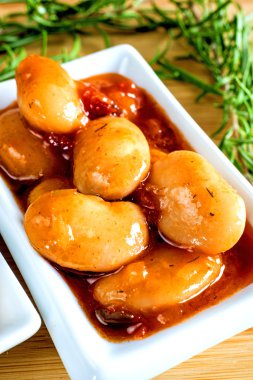 meze beyaz fasulye domates sos ile