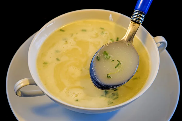 Sopa de creme de espargos — Fotografia de Stock