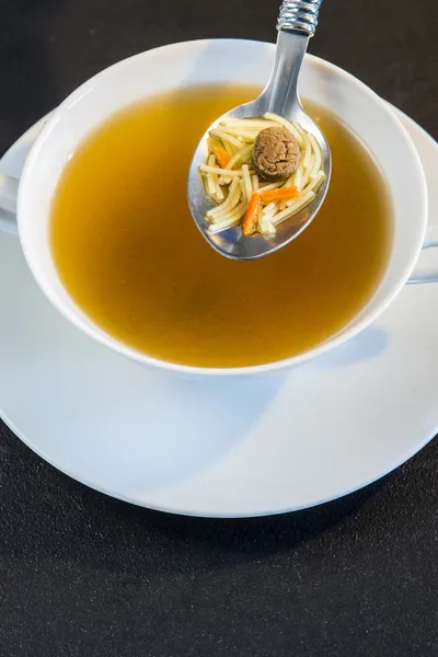 Sup mengangguk dengan bola daging sapi — Stok Foto