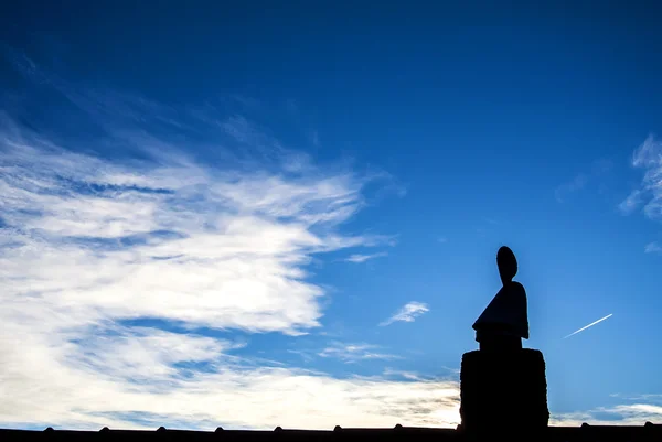 Будда на крыше — стоковое фото