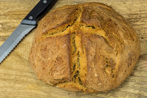 Knuspriges hausgemachtes Brot — Stockfoto