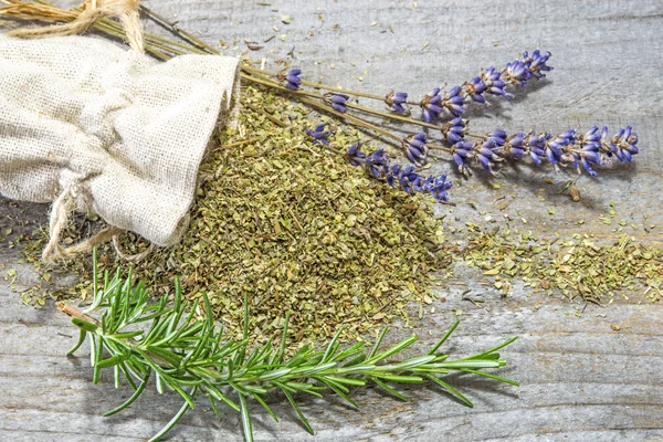 Erbe di Provenza, lavanda e rosmarino — Foto Stock