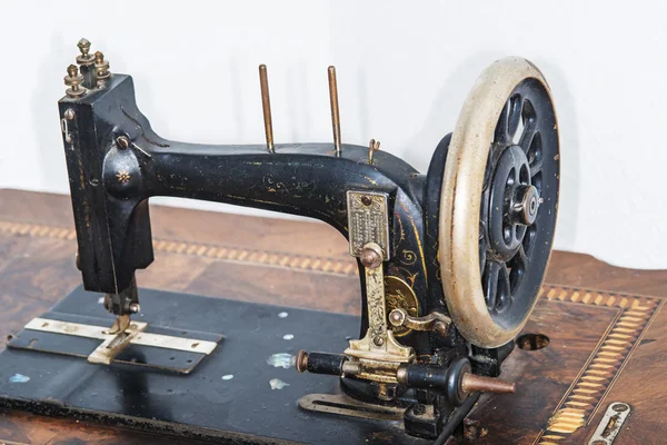 Old sewing machine — Stock Photo, Image