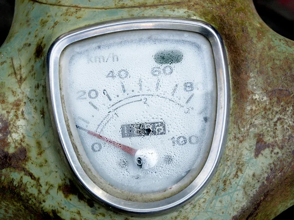 Speedometer Of motorcycle abandoned, concept of recycling. — Stock Photo, Image