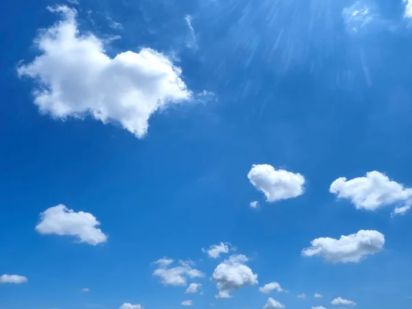 Pequenas Nuvens Movidas Lentamente Pelo Vento Belo Céu Com Nuvens — Fotografia de Stock
