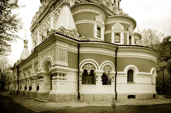 Chiesa russa in Bulgaria vicino Shipka — Foto Stock