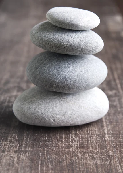 En bunt med fyra zen stenar — Stockfoto