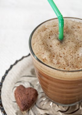 eski tahta üzerinde yumurta