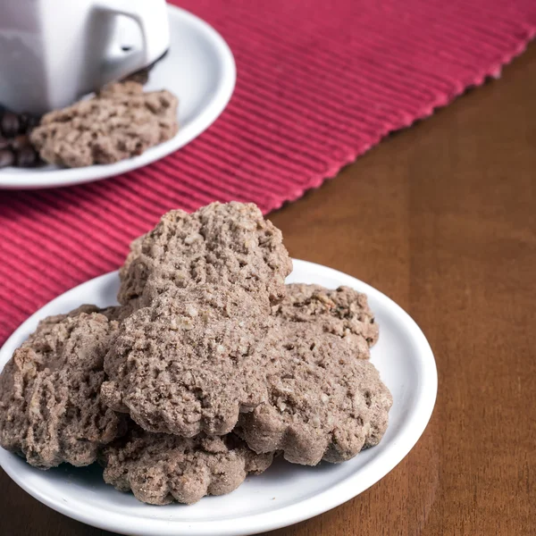 Biscoitos em uma chapa — Fotografia de Stock