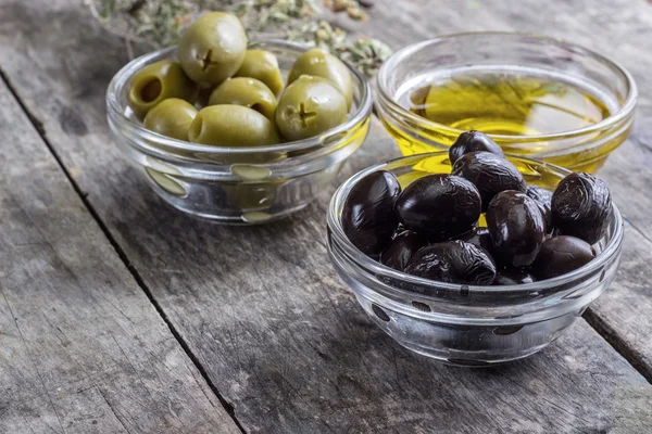 Aceitunas negras y verdes — Foto de Stock